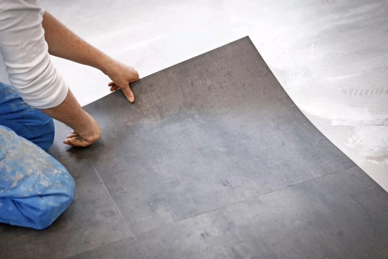 Quy trình dịch vụ thi công sàn nhựa keo sẵn giá rẻ ở Bình Dương